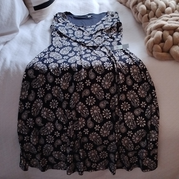 Dress - Picture 2 of 8